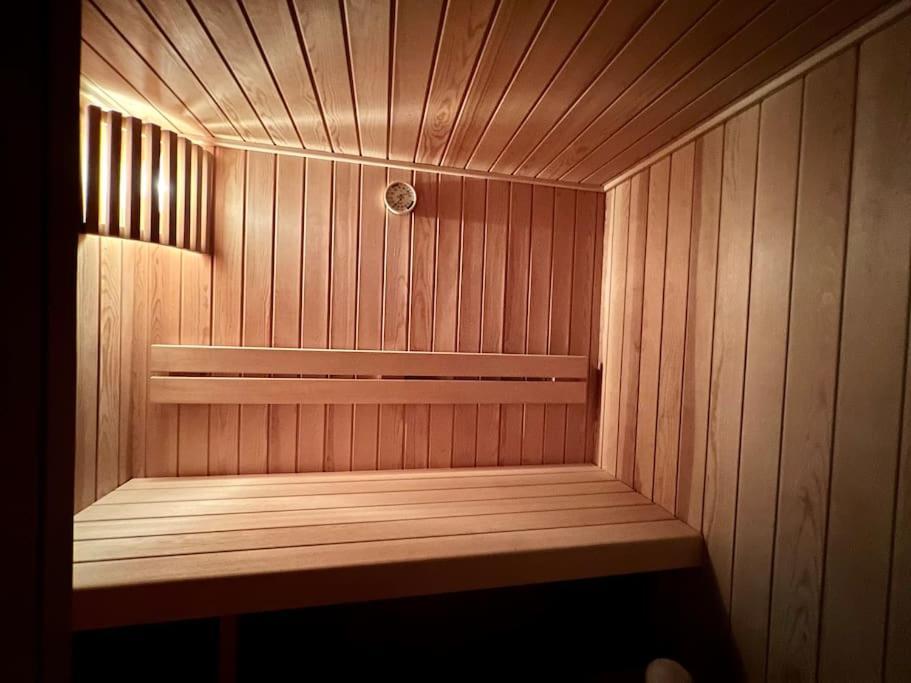 Bright Tiny Studio - Shared Pool & Sauna - Free Parking - Air Condition Muralto Kültér fotó
