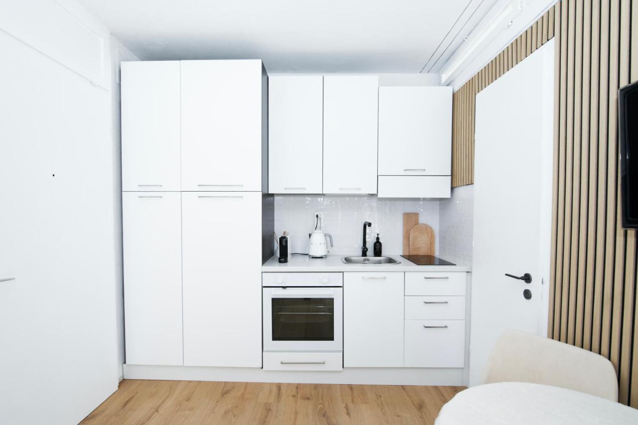 Bright Tiny Studio - Shared Pool & Sauna - Free Parking - Air Condition Muralto Kültér fotó